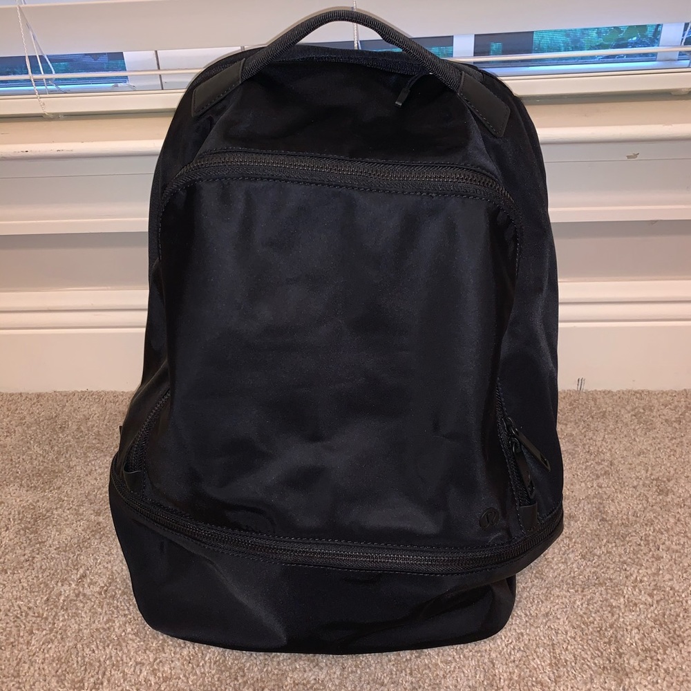 BRAND NEW LULULEMON BACKPACK
